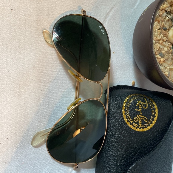 Ray-Ban Aviators - Picture 2 of 13